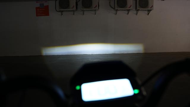 摇摆二轮滑板怎么玩，两轮滑板怎么玩（两千元档也能拥有全能选手）