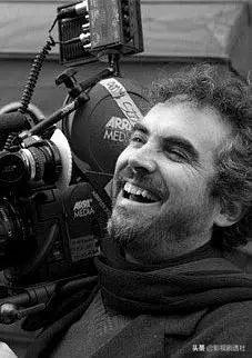 如何评价阿方索卡隆的导演功力，阿方索卡隆导演风格特色（两次获得奥斯卡最佳导演）