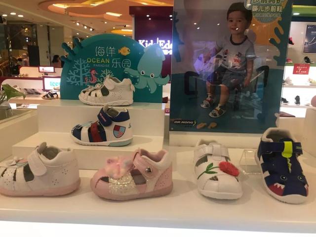 儿童凉鞋怎么选择比较好，儿童凉鞋到底要怎么选