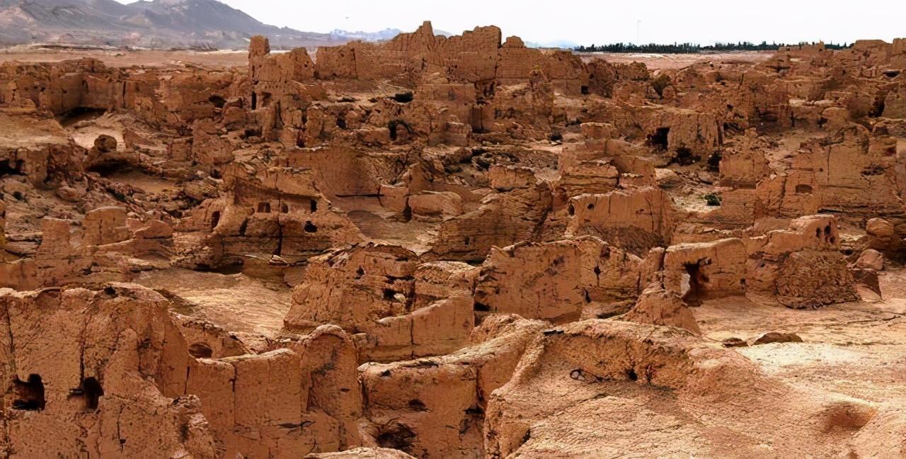 楼兰古国遗址图片(楼兰古国遗址在哪个沙漠) - 美客网