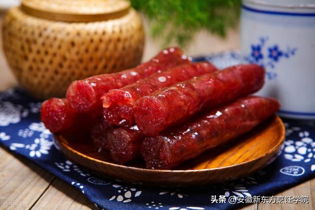 香芹炒腊肠的做法，香芹炒腊肠的做法窍门（一周家常菜系列：腊肠炒香芹）