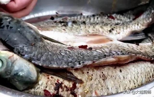 红烧腊鱼的做法，炒腊鱼的家常做法大全（腌腊鱼不能直接抹盐）