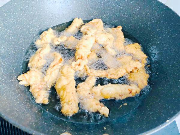 怎么炸里脊肉外酥里嫩，炸里脊的做法外酥里嫩窍门（最好不要裹面粉）