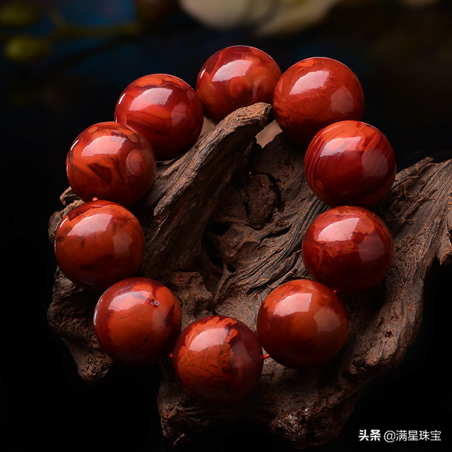 玛瑙的鉴别教你如何更快的区分，玛瑙的鉴别教你如何更快的区分真假（辨别玛瑙真假的这些技巧）