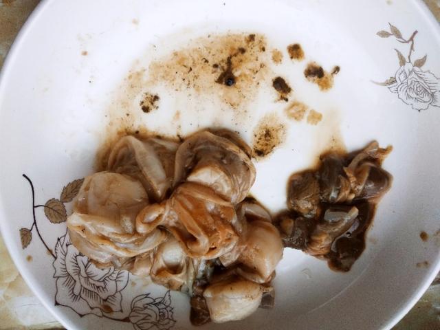 扇贝怎么洗干净又好吃，只要把这两个部位清理干净