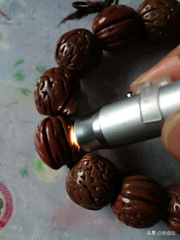 桃核手串的正确盘法（盘了8年的桃核）