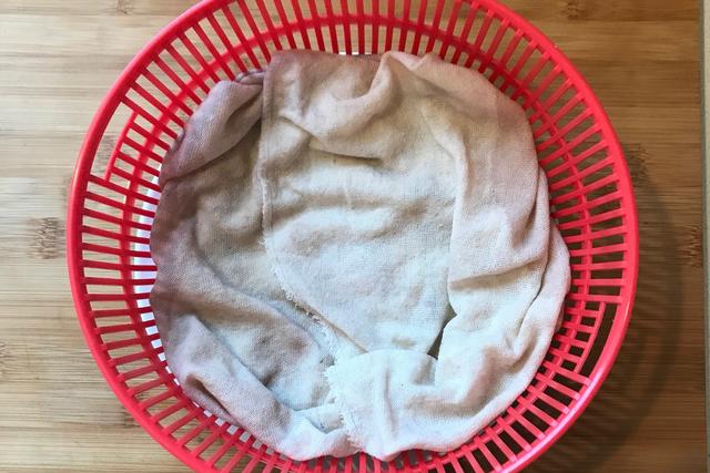 如何自种绿豆芽，怎样自己种绿豆芽（不用土壤不用肥料）