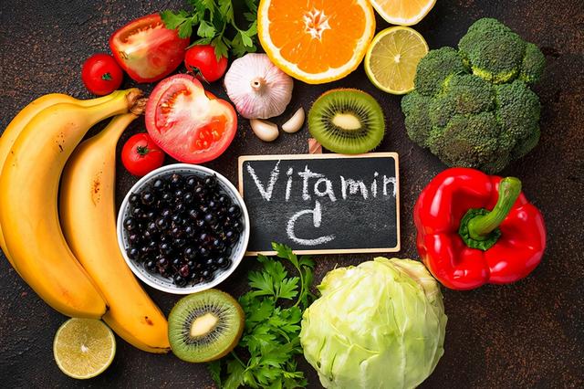 吃茄子的功效与作用，经常吃茄子有什么好处和坏处（医生提醒：吃番茄的5大好处）