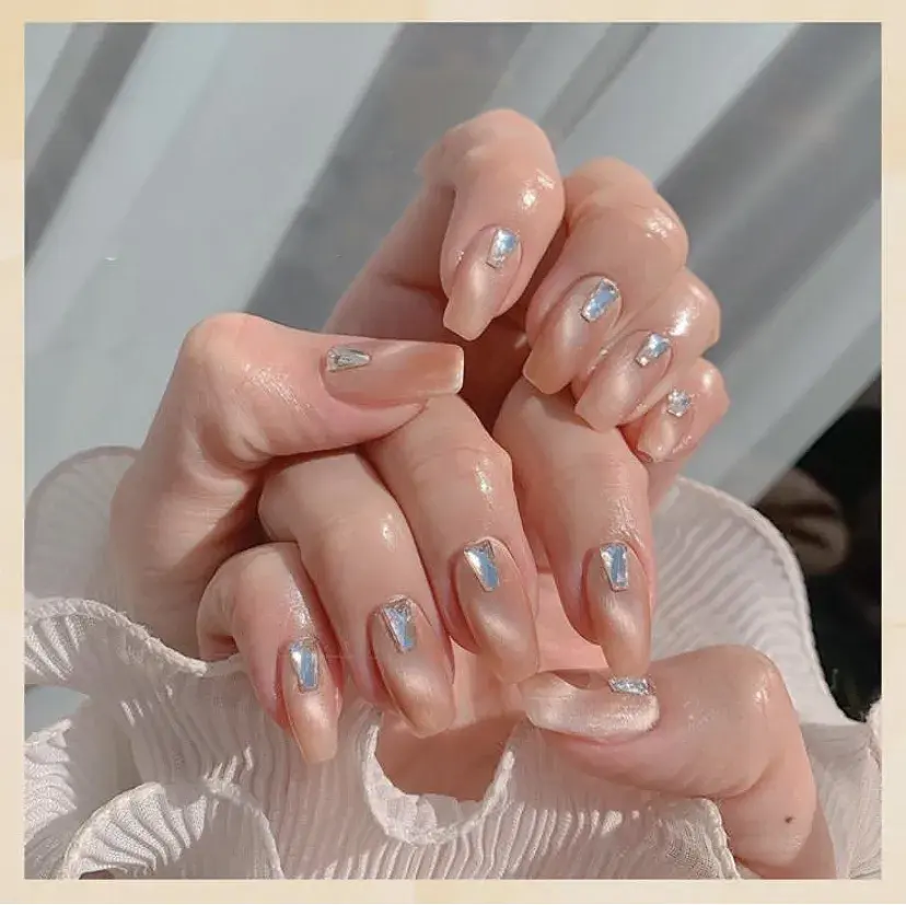 夏天指甲颜色大全图片流行，夏天显白指甲（够仙够清爽最重要是显手白）