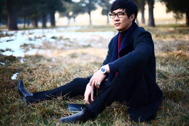 唐家三少，是网文界大神级作家，他与李默的凄美爱情，令人心动
