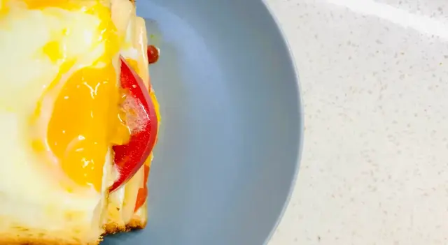 正宗芝士黄油吐司做法，半熟溏心蛋像布丁一样