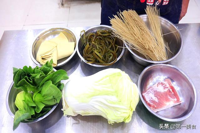 大烩菜的家常做法，排骨大烩菜的家常做法（好吃好做、边吃边流汗）