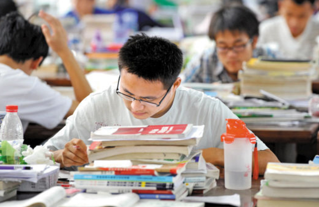 高考十大热门专业，2022高职十大热门专业（就业率很高的十大专业）