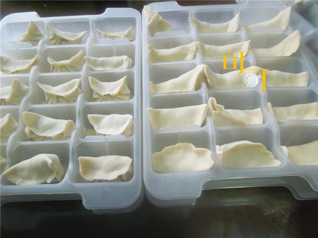 白菜芹菜猪肉饺子怎么做才好吃，我家的白菜芹菜猪肉饺子特别香