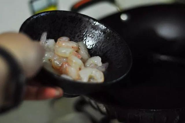 熟虾仁怎么做好吃，煮熟的虾怎么做好吃（好吃到哭的3种虾仁做法）