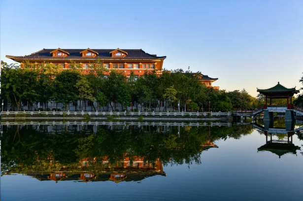 南方医科大学分数线，2022南方医科大学在贵州录取分数线及招生计划（南方医科大学2021年广东省本科投档情况公布）