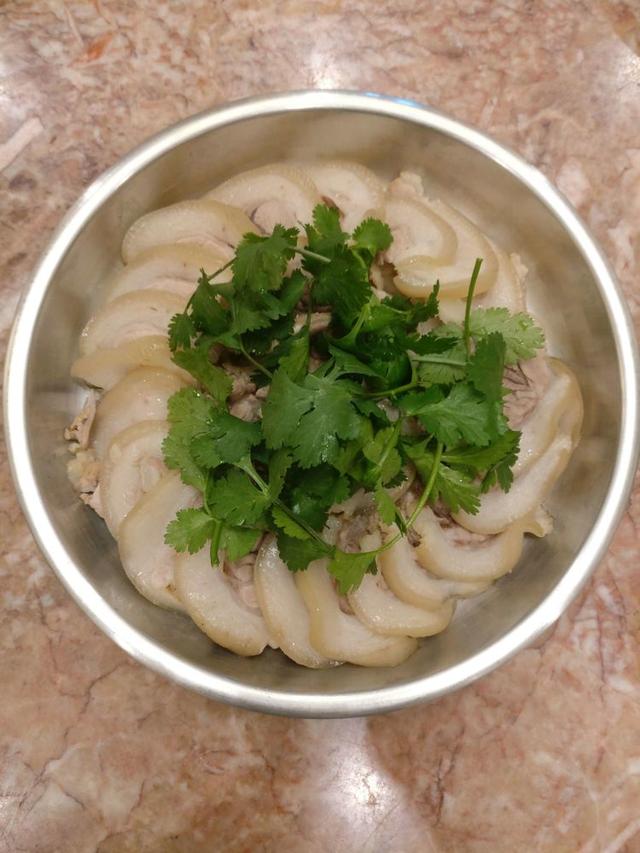 猪手的做法，沙姜猪脚简单又美味的一种做法（做猪蹄的方法视频）