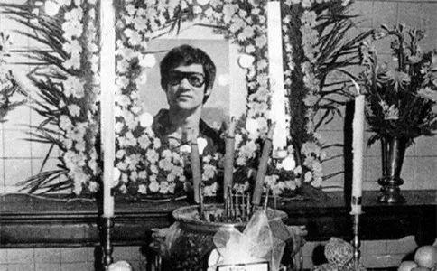 梦见螳螂什么寓意，梦见螳螂什么寓意呢（为什么李小龙的妻子在李小龙去世后）