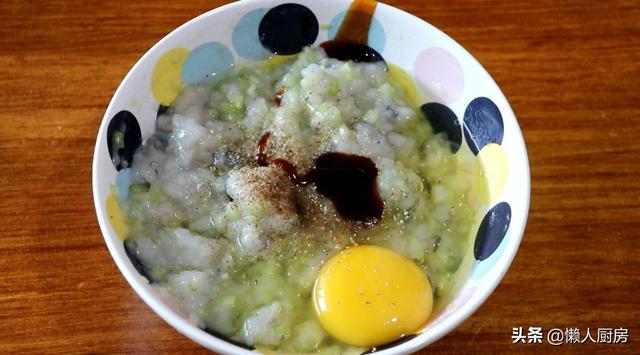 鱼饼的吃法有哪些，鱼饼怎么做好吃（家常菜豆腐鱼的做法）