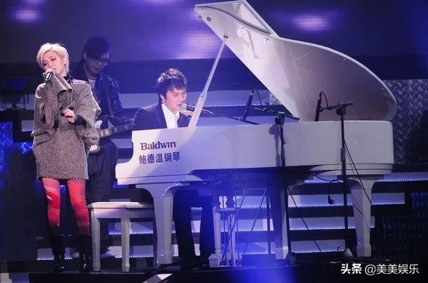 柯蓝个人资料简介，柯蓝个人资料（52岁音乐才子官宣升级当爸）