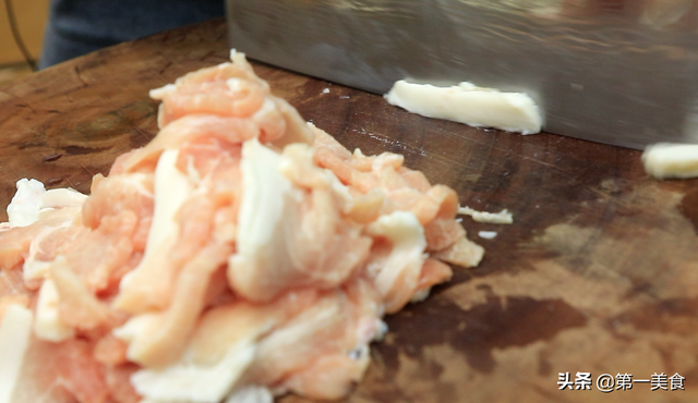 大辣椒炒肉，大辣椒炒肉丝怎么炒（最少调料做出真正好吃的地道农家菜）