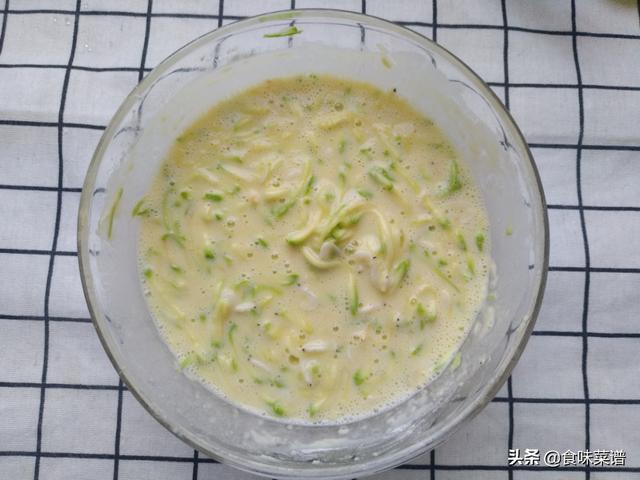 各种烙饼的做法，各种烙饼的做法大全（“末伏烙饼摊鸡蛋”）
