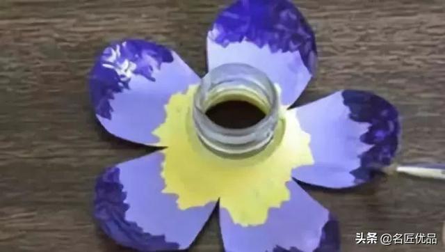 用矿泉水瓶做手工简单又漂亮，简易好看矿泉水瓶手工（趣味变废为宝手工制作）