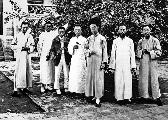 属兔的名人，属兔的名人伟人名单（第一个史学系主任朱希祖逸事）