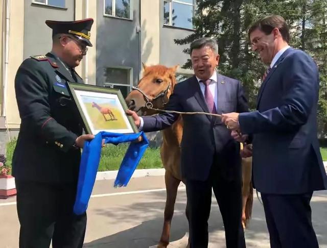 蒙古国独立现后悔吗，蒙古国现在咋样？会不会回到以前和中华帝国的关系（蒙古国的现状）