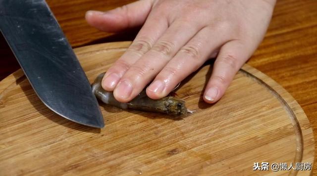 蒜蓉虾的做法，蒜蓉虾的做法配料（这是蒜蓉大虾的家常做法）