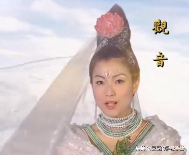 刘涛赞林心如版观音很虔诚，19版观音对比：有的像过家家