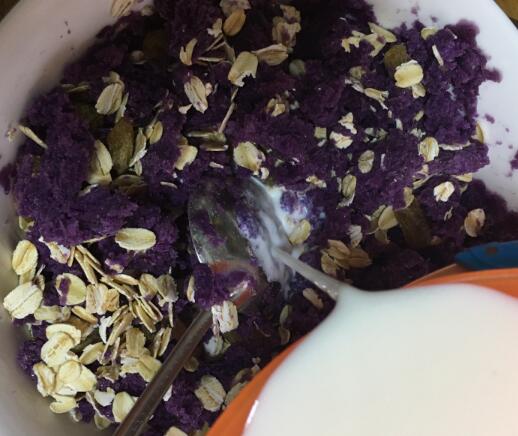 图片[3]-【燕麦紫薯饼】做法步骤图 用它当早晚餐 瘦出s型-起舞食谱网