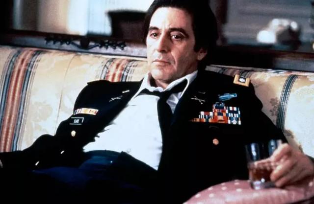 闻香识女人表达了什么，闻香识女人一般表达了什么（邂逅爱与人生价值的《闻香识女人》）