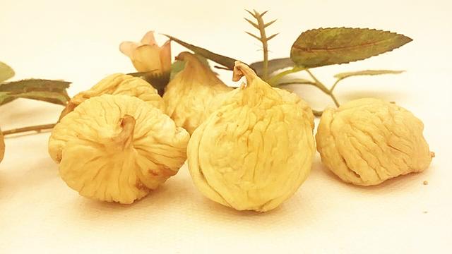 食用夏威夷果的功效和禁忌，夏威夷果的功效和作用及禁忌（适合孕妇食用的十大坚果）