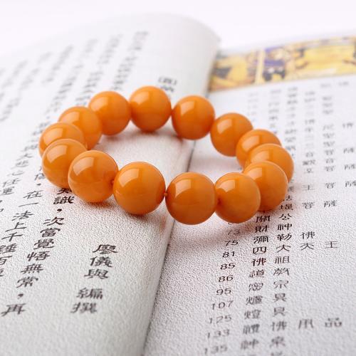 蜜蜡雕刻怎么清理，蜜蜡雕件怎么清理保养（谁说蜜蜡没有“盘玩方法”）