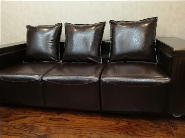 仿皮沙发掉皮怎么修复 仿皮沙发怎么护理保养，仿皮沙发掉皮怎么修复（那么皮沙发椅子掉皮了怎么办）