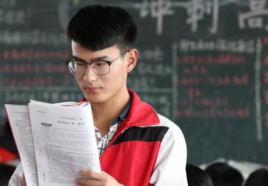 高考复读政策2022，高三复读是怎么收费的（2022届高中生再次迎来坏消息）
