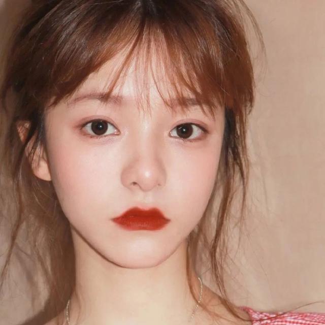 动漫帅哥美女图片，帅哥美女杂图（图王鲨鱼哥第33期33套微信头像加背景图）