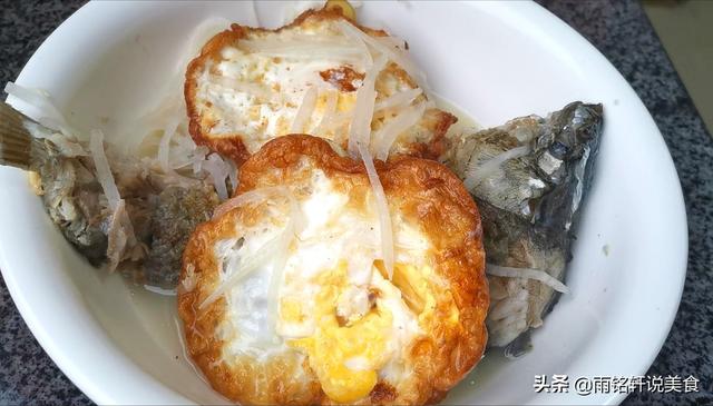 怎么样做出鲜美奶白鲫鱼汤，这才是鲫鱼汤正确做法