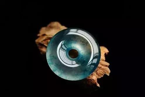 怎么判断玉已经戴活了,到底什么是“死玉” 怎么判断玉已经戴活了,到底什么是“死玉”