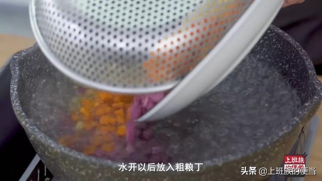 面疙瘩汤怎么做，怎样做河南版鸡蛋面疙瘩汤（疙瘩汤这样做最好吃）
