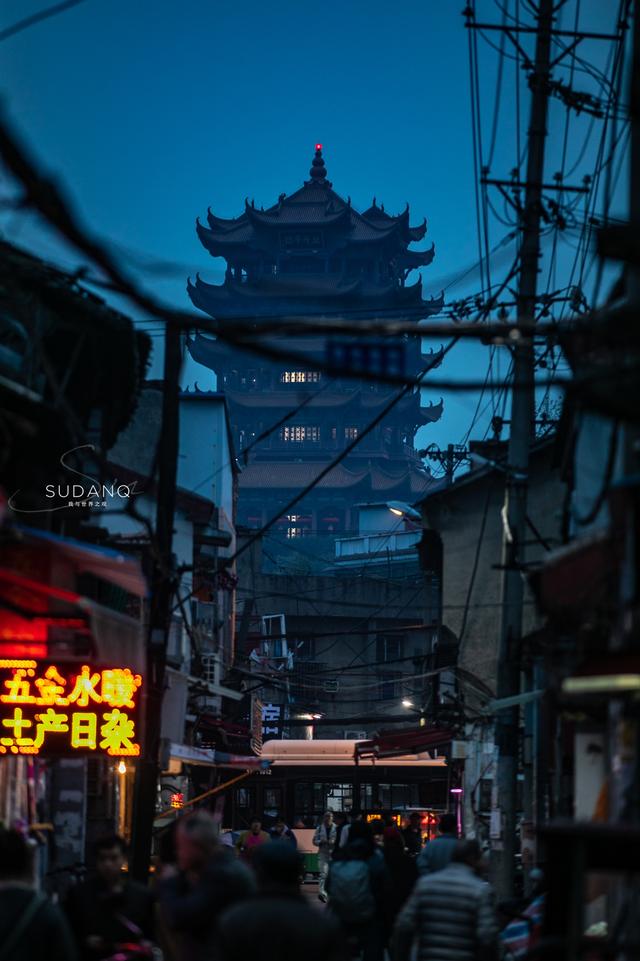 黄鹤楼在哪个城市，黄鹤楼位于哪个省份（黄鹤楼位于中国哪个省份）