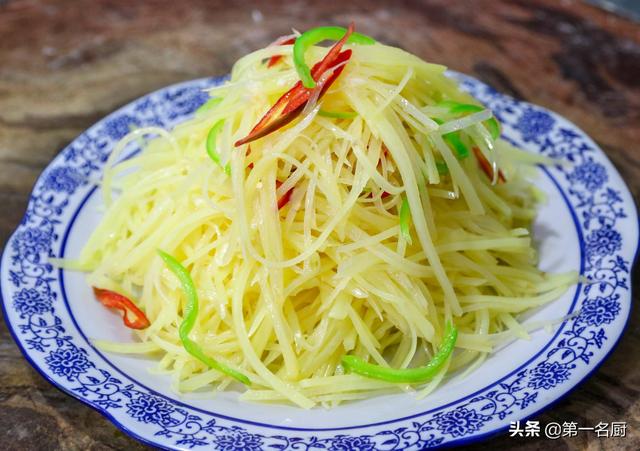 土豆丝的做法，大厨分享小技巧（土豆丝的做法醋溜土豆丝）