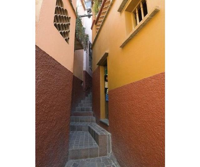 情侣约会亲亲适合去哪些场所，情侣想亲亲去哪约会（世界上的15个完美接吻地）