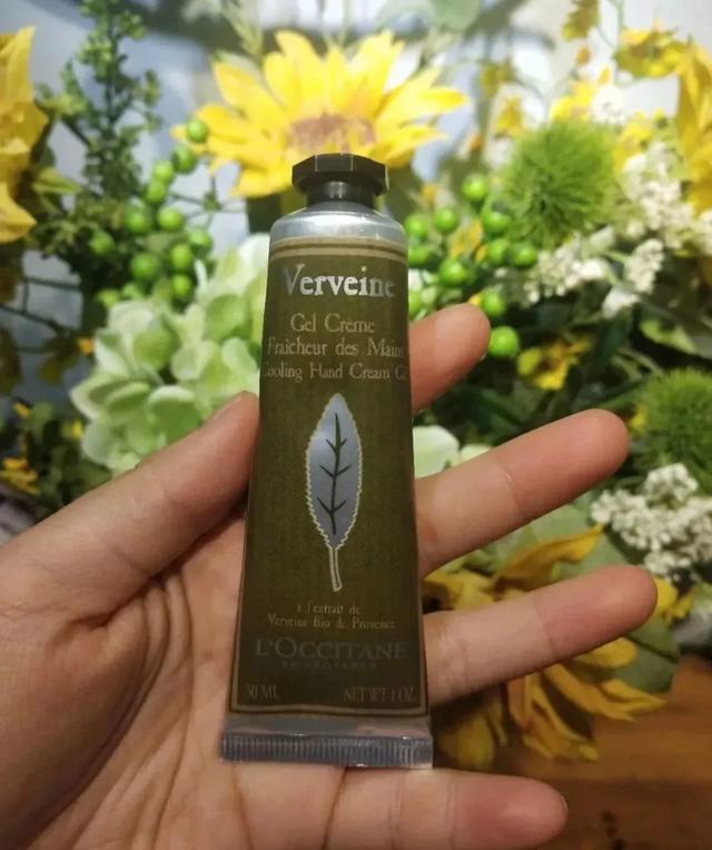 欧舒丹樱花护手霜怎么样，欧舒丹护手霜 樱桃（护手霜界的爱马仕呵护你的第二张脸）