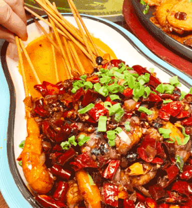 阿瓦山寨鱼头做法，阿瓦山寨鱼头的做法（太原一折指南带你去阿瓦山寨）