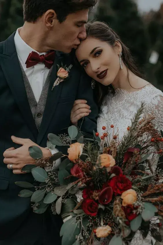 婚礼祝福语手捧花，婚礼手捧花送人祝福语（手捧花的搭配和选择有哪些需要注意的）
