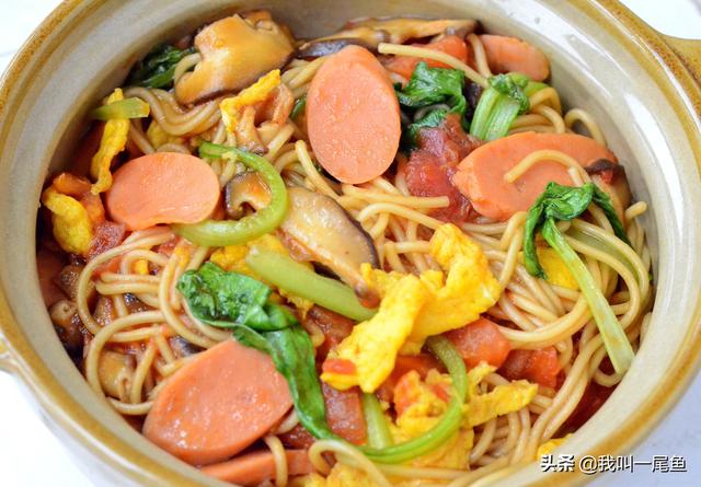 西红柿和鸡蛋青菜一起炒可以吃吗，西红柿炒蛋可以跟青菜一起吃吗（简单炒一炒就上桌）