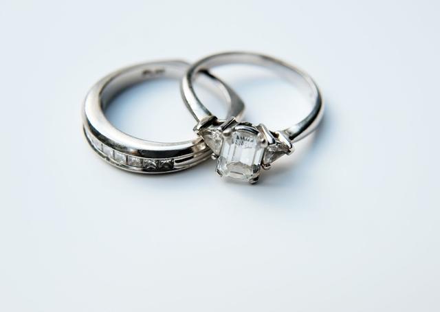 玫瑰金是什么颜色，玫瑰金是什么金（应该选择玫瑰金还是铂金）