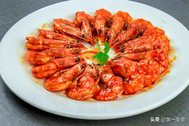 油焖大虾正宗的做法，正宗的油焖大虾怎样做的（厨师长教你油焖大虾的正宗做法）